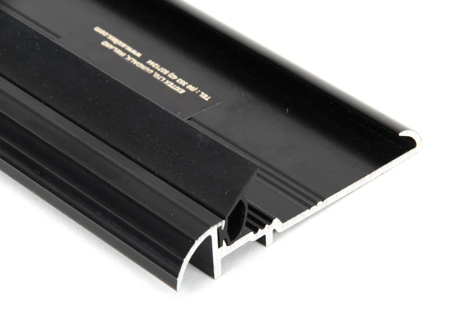 FTA 90211 BLACK 1829MM OUM/6 THRESHOLD