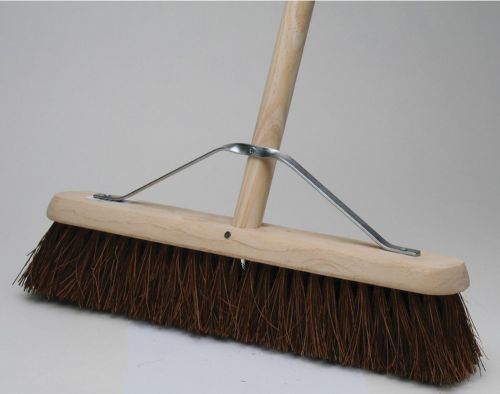 BASS YARD BROOM 18" 