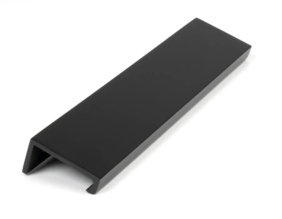 FTA 50741 MATT BLACK 200MM PLAIN EDGE PULL