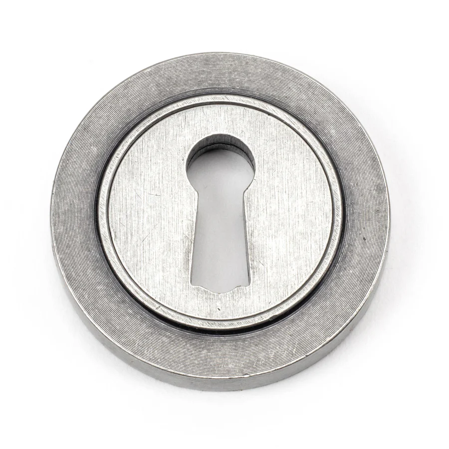 FTA 45703 PEWTER ROUND ESCUTCHEON (PLAIN)