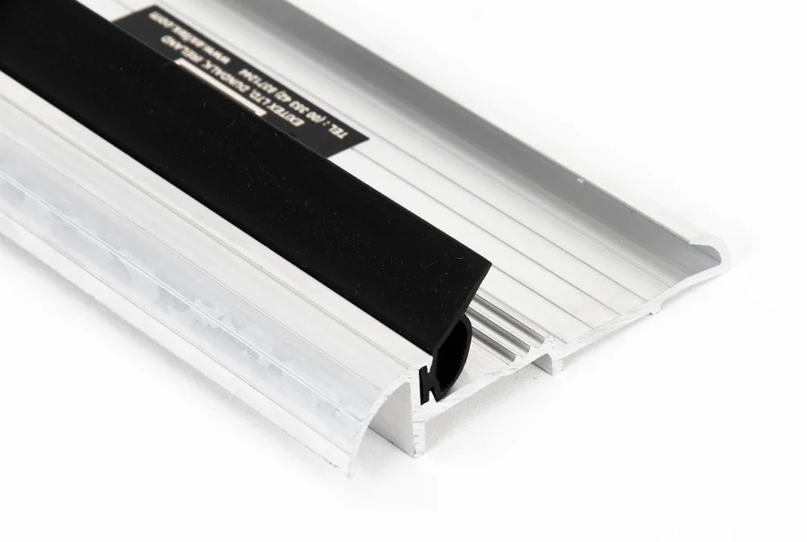 FTA 90191 ALUMINIUM 1219MM OUM/4 THRESHOLD