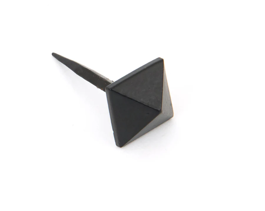 FTA 33193 BLACK PYRAMID DOOR STUD - SMALL