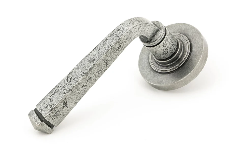 FTA 45631 PEWTER AVON ROUND LEVER ON ROSE SET (PLAIN)